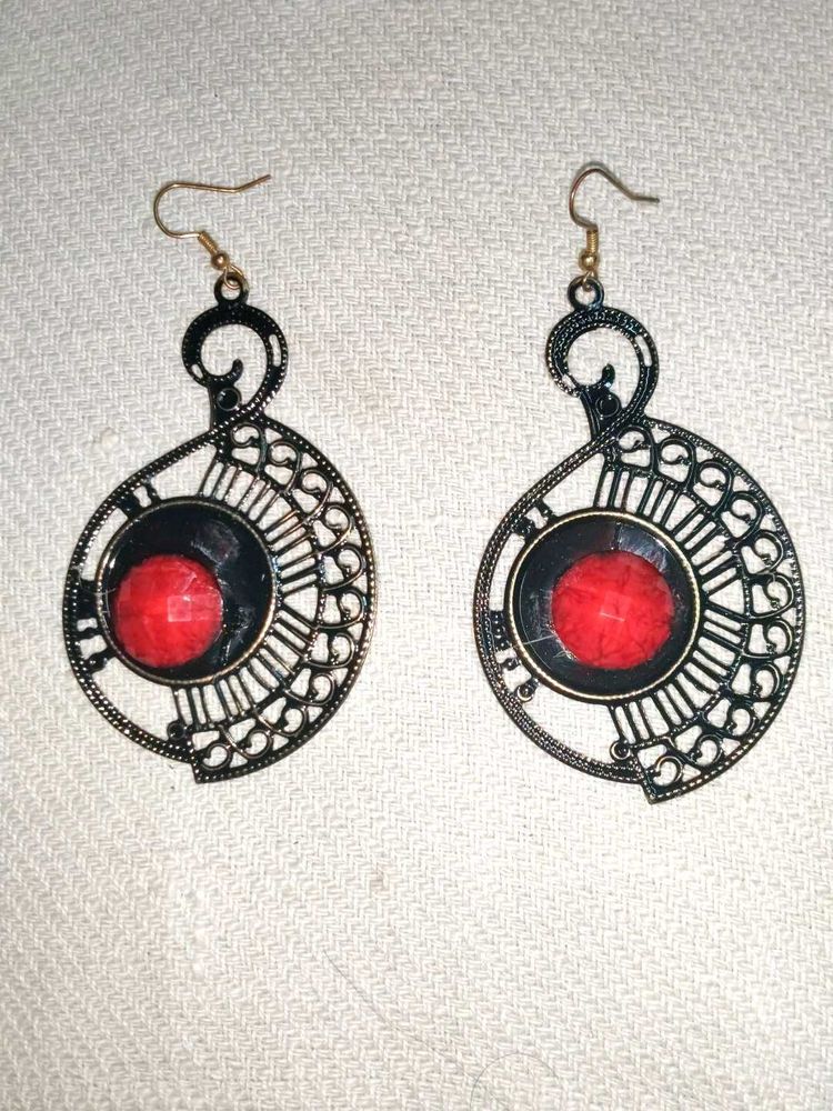 Statement Earrings 💫