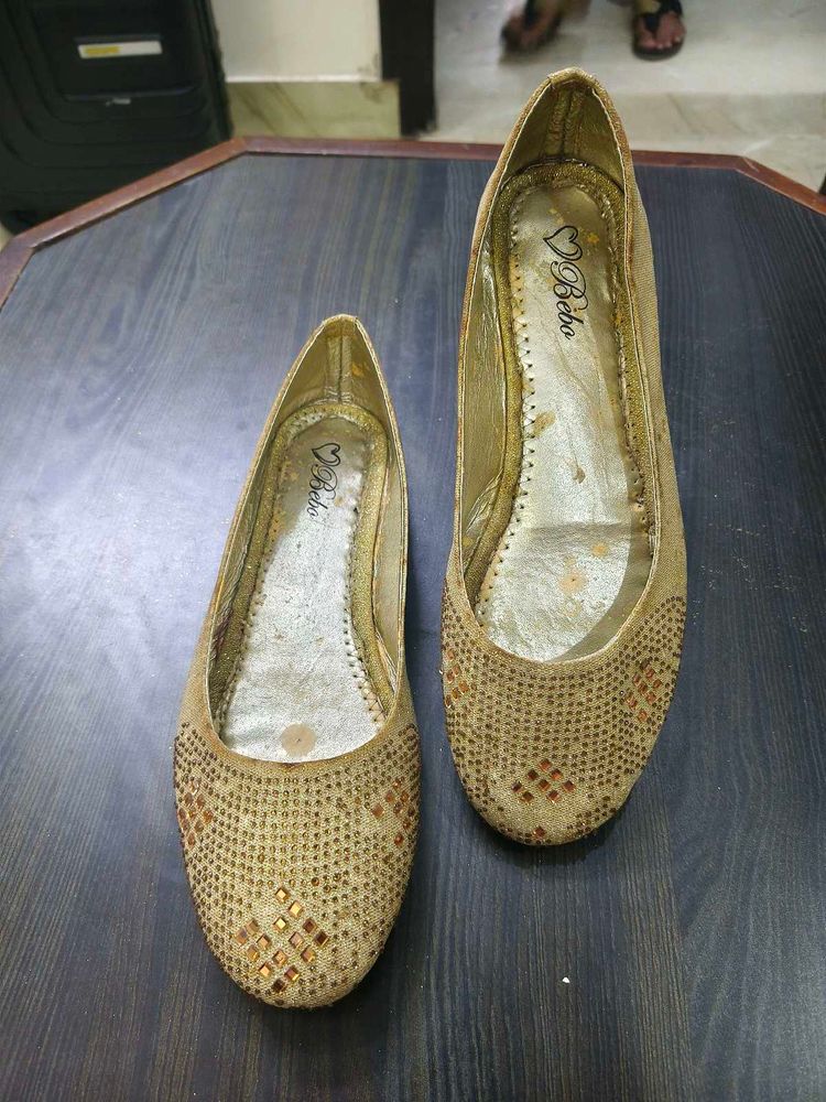 Golden Ballerinas