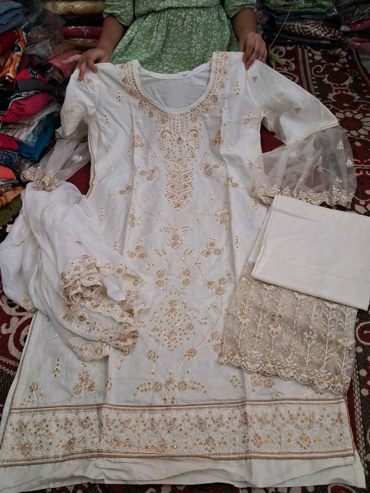 Beautiful New Heavy Kurti Set