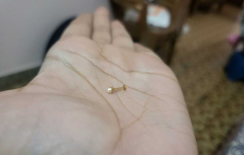 Pearl Nose Pin gold