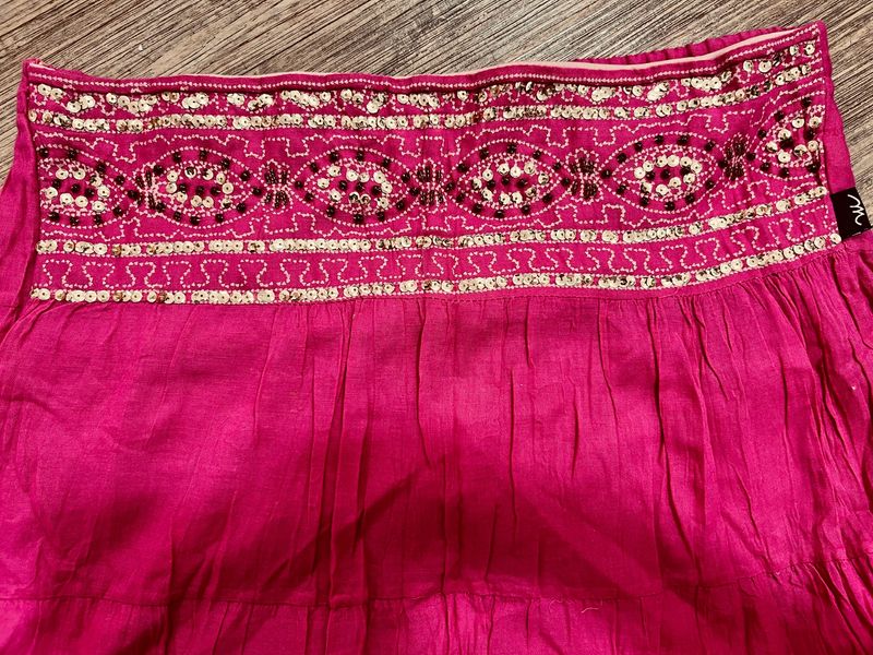 Skirt With Embroidery: Crush Material: Pink