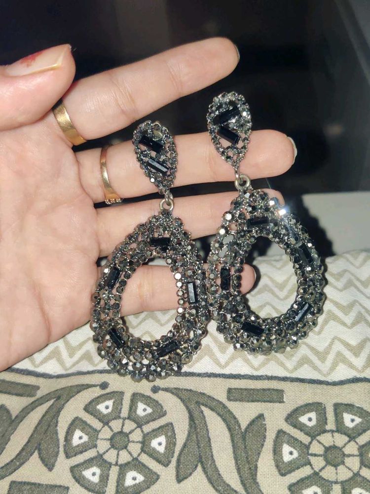 Amazing Black Crystal Earrings