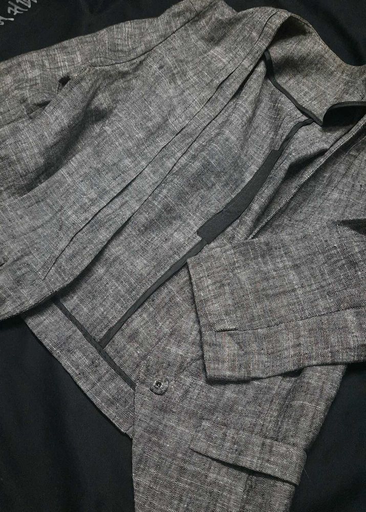 GREY BLAZER