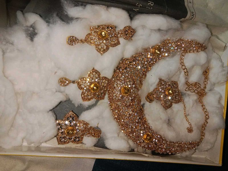 Sparkling Jewellery Set