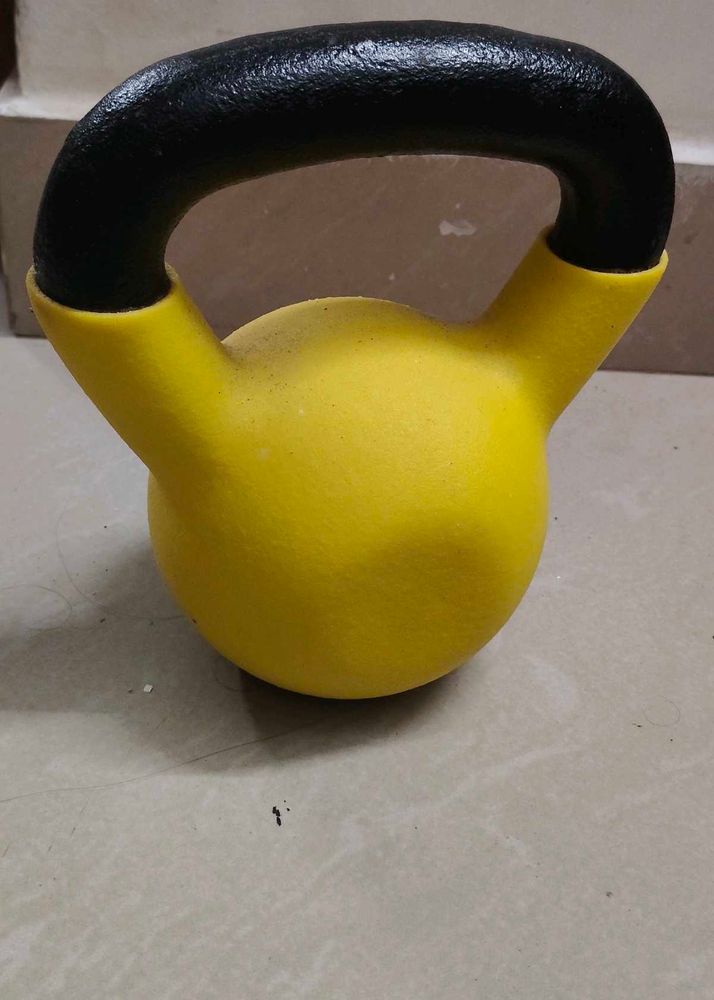 8 Kg Yellow Solid Kettlebell