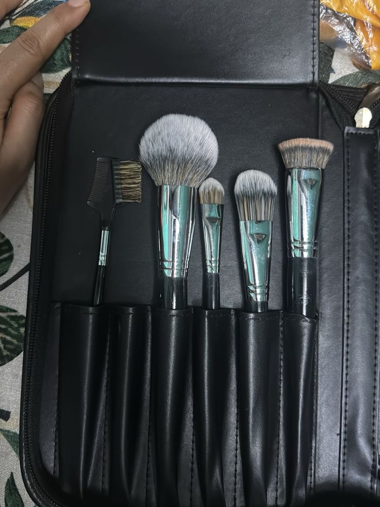 Makeup Brush+bag+pallet