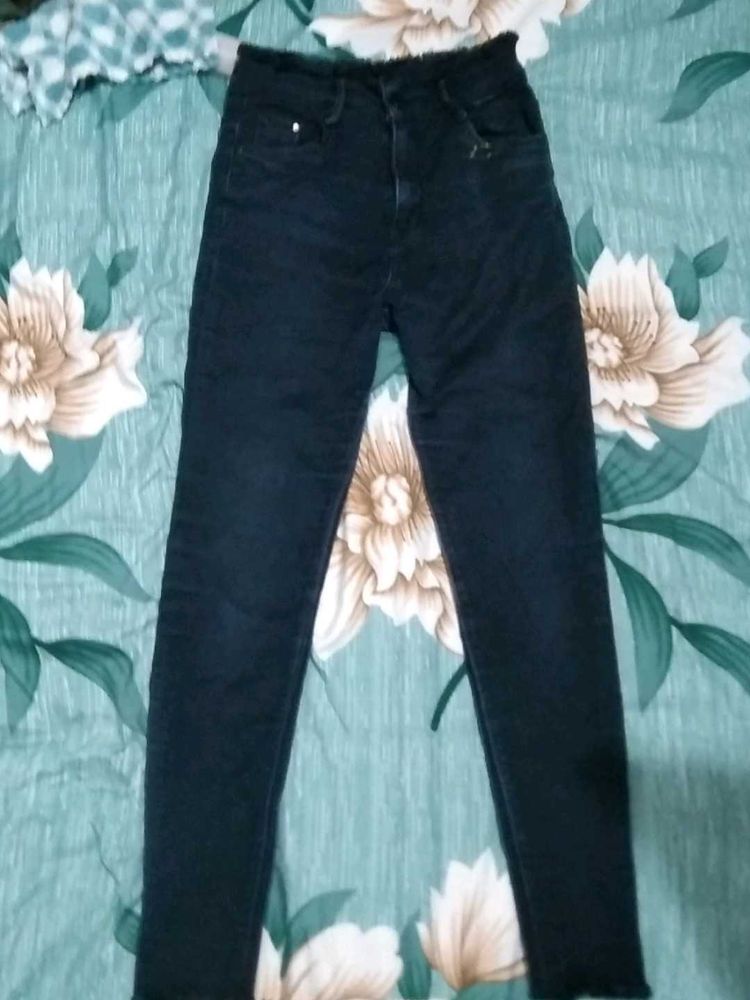 Black High-Waisted Skinny Jeans