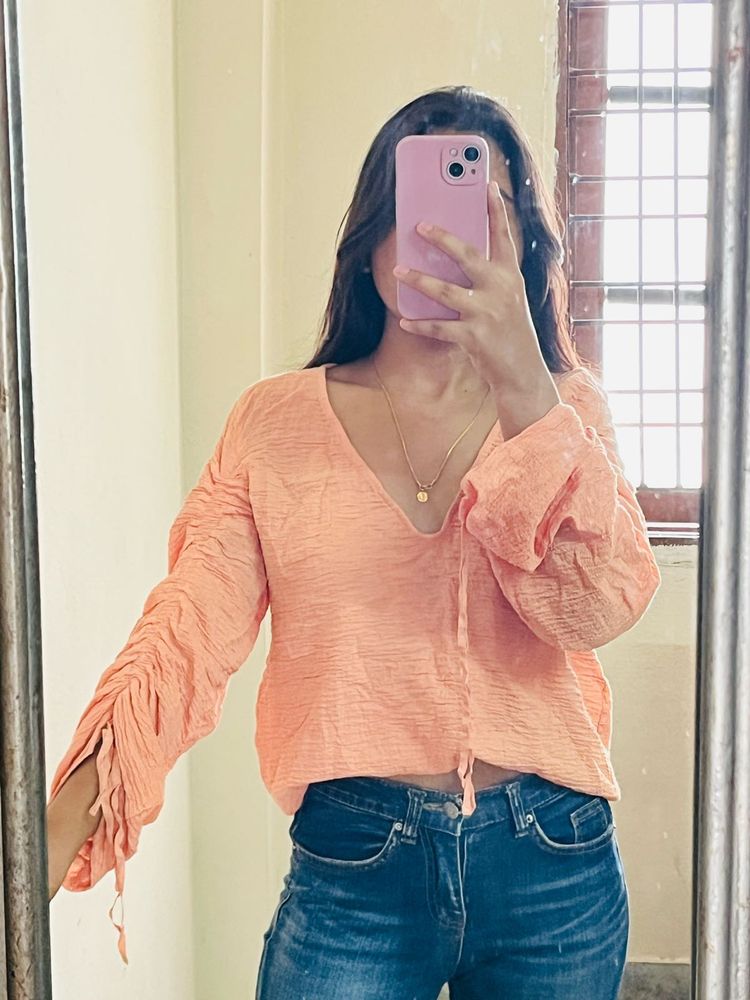 Long Thread Sleeves Top