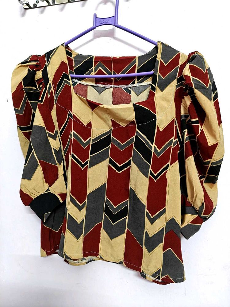 Geometric Print Puff Sleeve Top