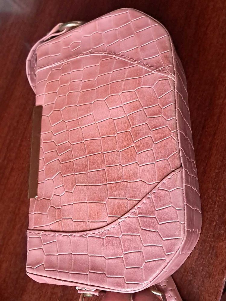 A BEAUTIFUL And Gorgeous Slingbag