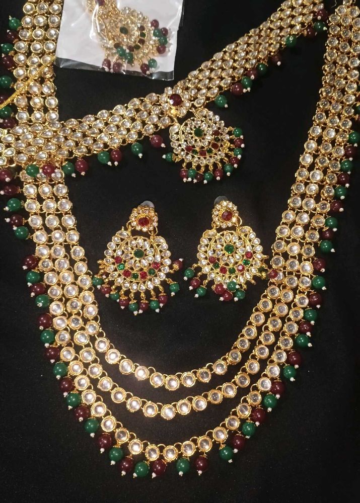 Gorgeous Kundan Jewelry Set