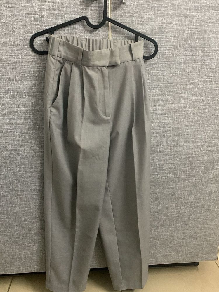 H&amp;M Ankle-Length Trousers