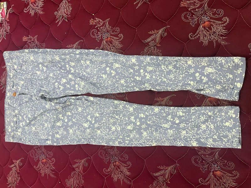 Floral Print Cropped Pants