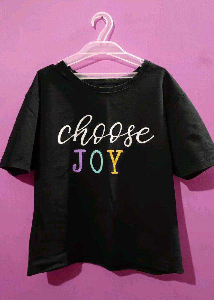 Choose Joy Graphic Crop Tee