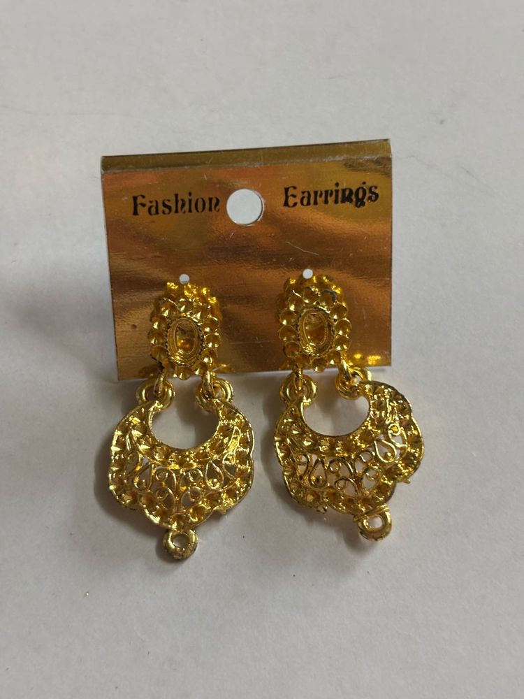 Fashion earrings Unused