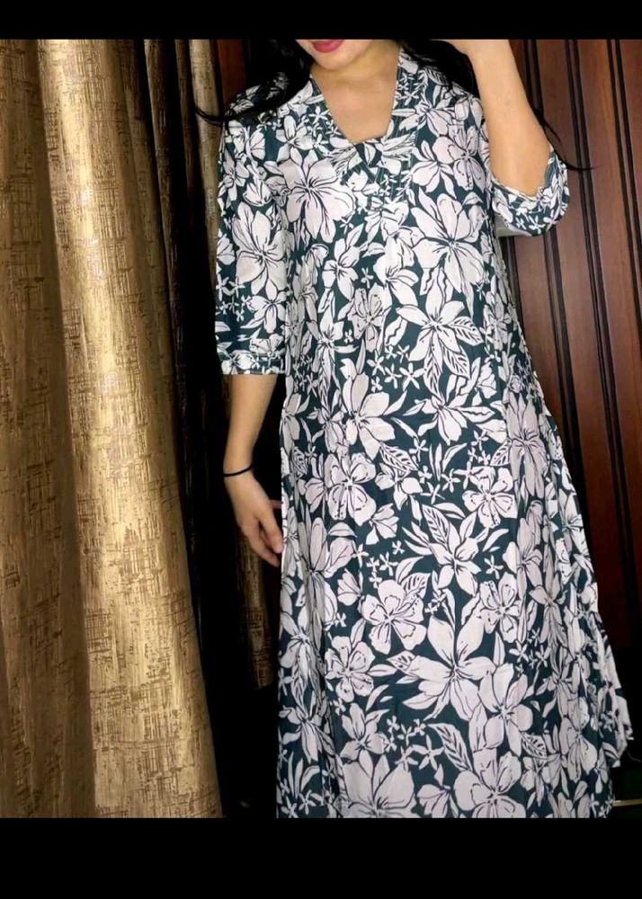 Rayon Green And White Tunic.