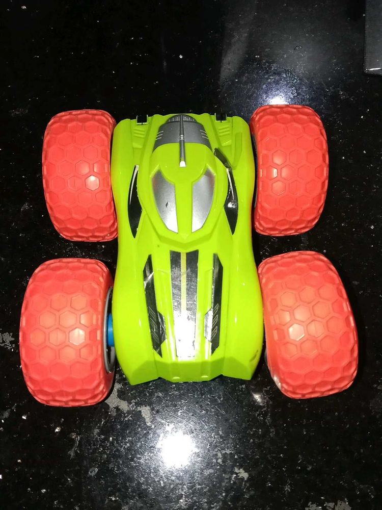 Green &amp; Orange RC Stunt Car