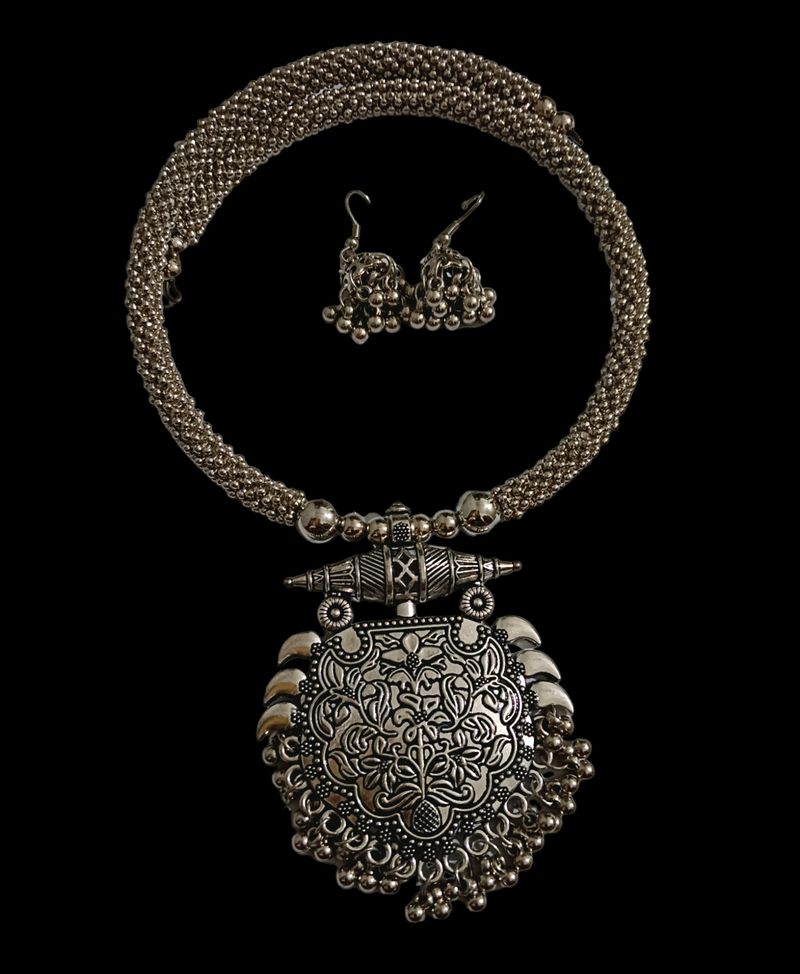 Black Metal Jewellery Set✨🤩❤️