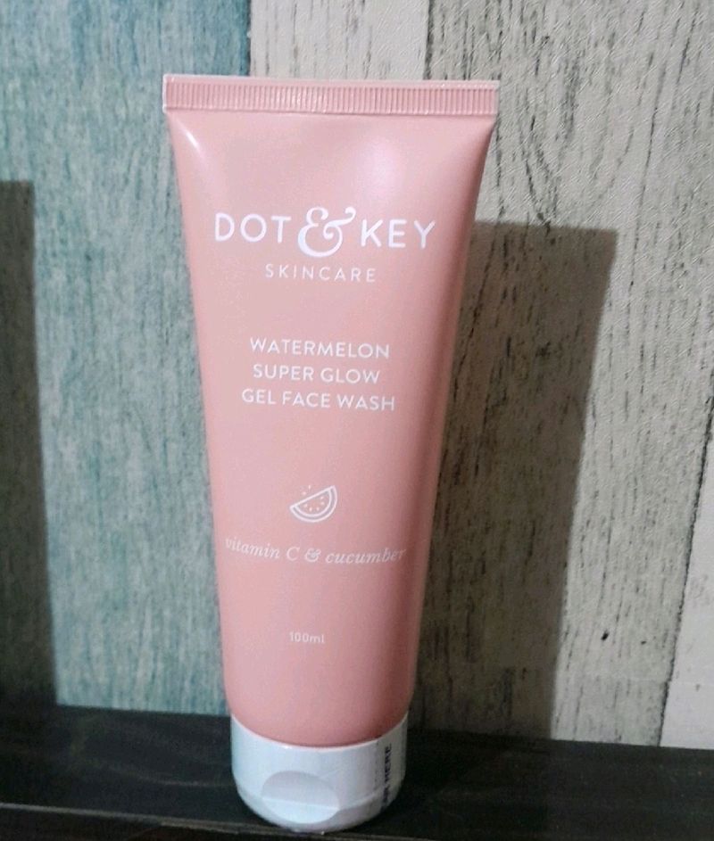 Dot&amp;Key Watermelon Superglow Gel Face Wash