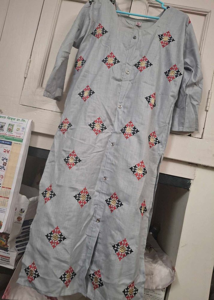 Embroidered Grey Kurta