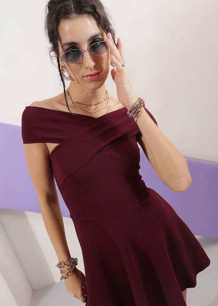 Veni vidi vici Elegant Burgundy Dress