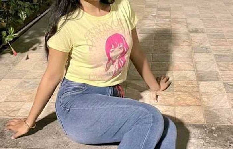 Trendy Graphic Print Tee