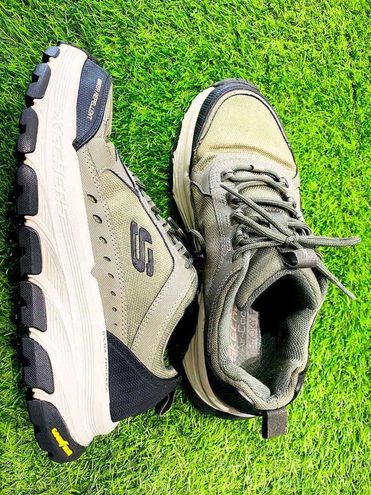 SKECHERS D&#39;lux Trekker Shoes For Men UK 9