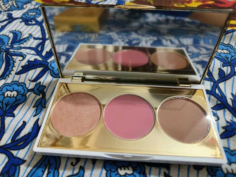 Myglamm 3 In 1Highlighter+ Blush+Bronzer Palette