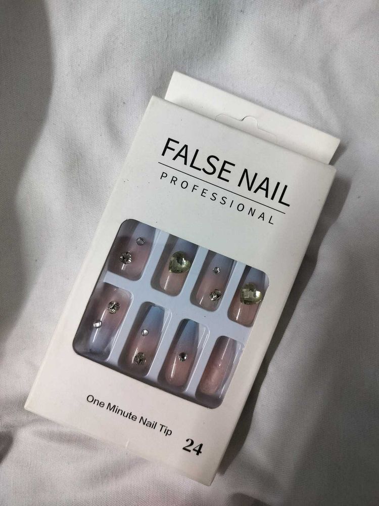 Press on nail kit