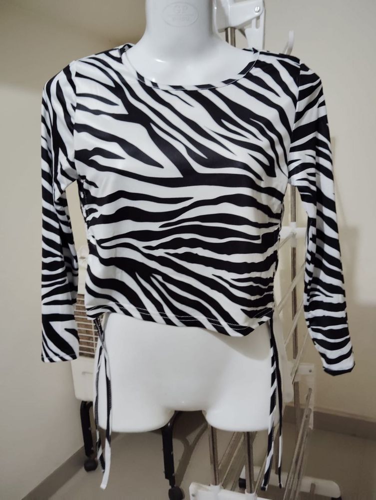 Size M- Zebra Print Long Sleeve Top