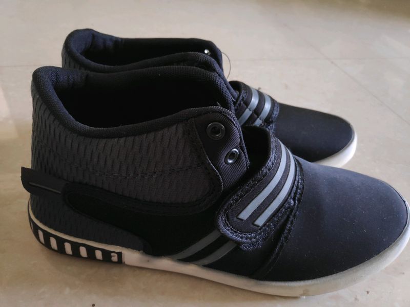 Fashionable casual ankle length shoes