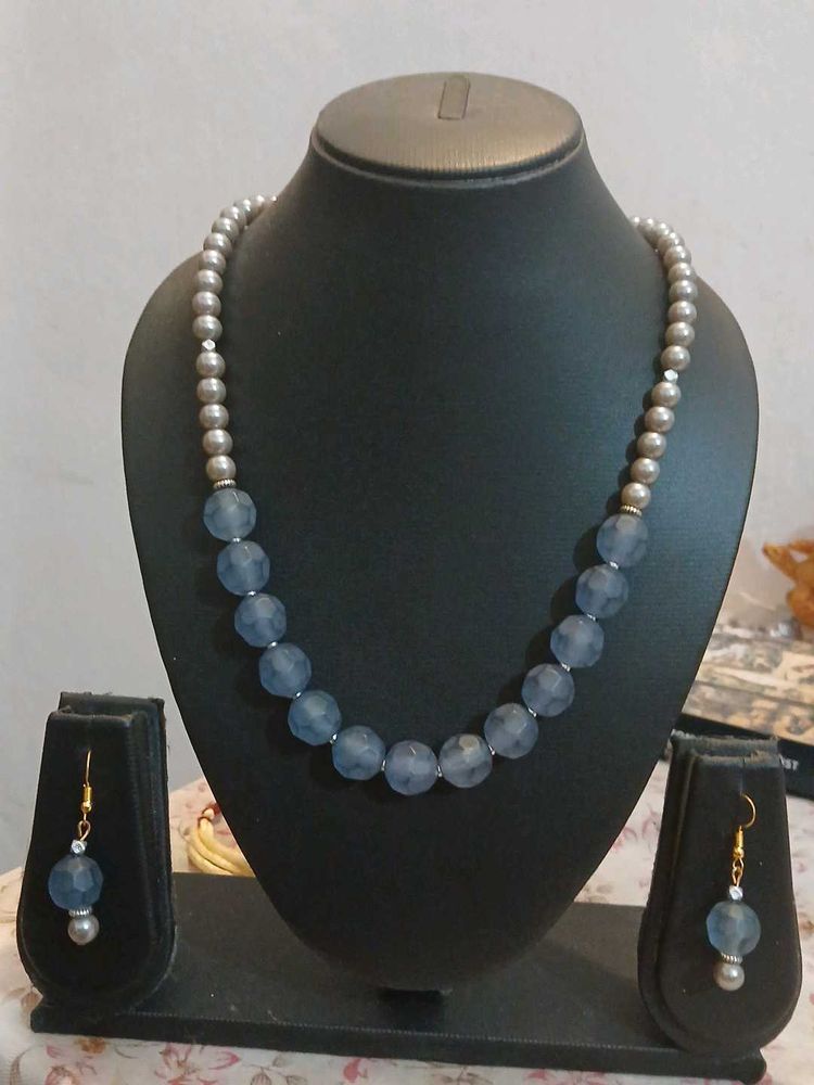 Necklace &amp; Earring Set
