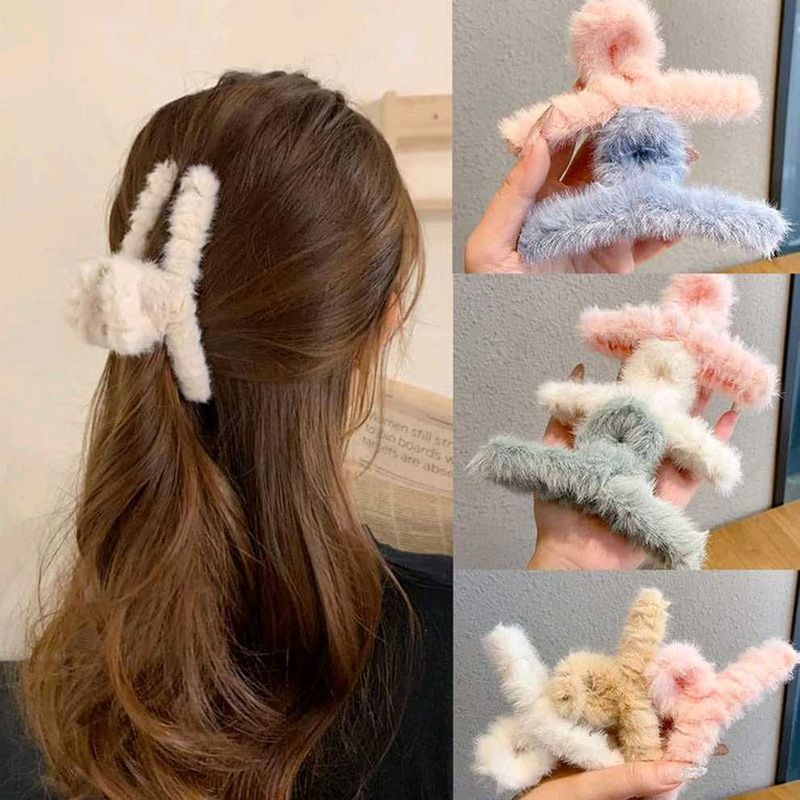 Large Plush Hair Claw Clips, Plastic Fluffy Clip