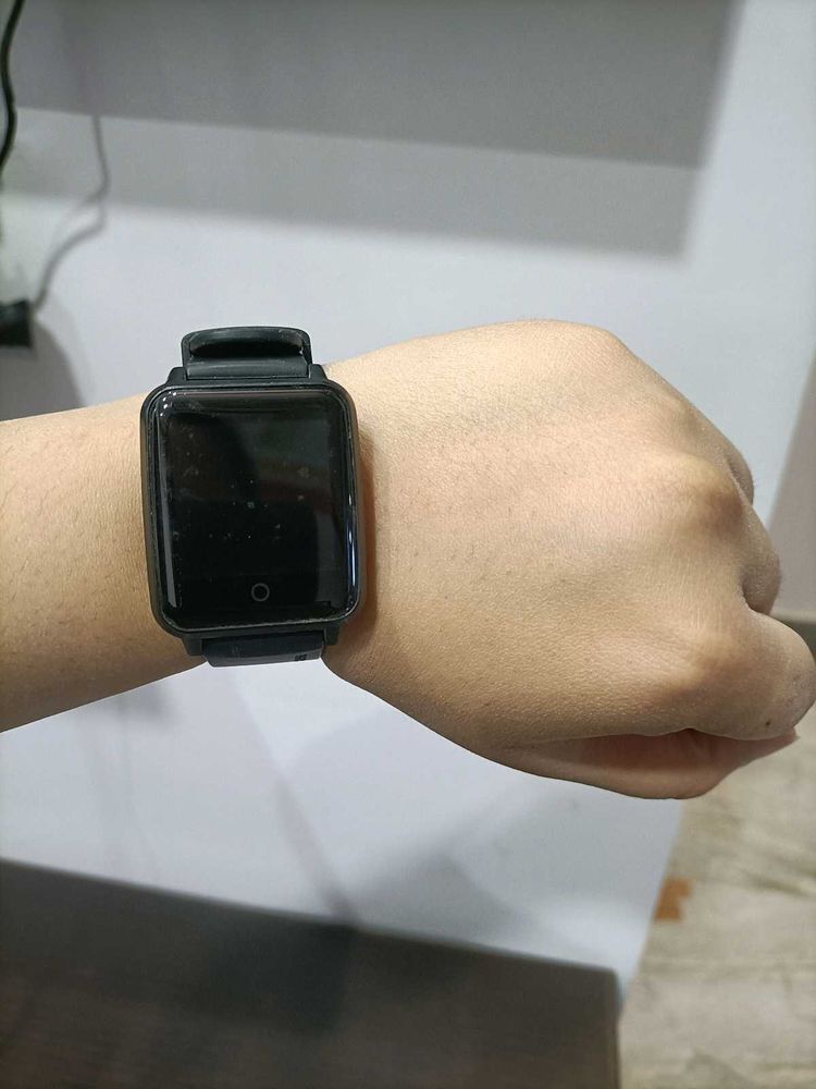 Noise Colorfit Smartwatch Watch For Men Or Women
