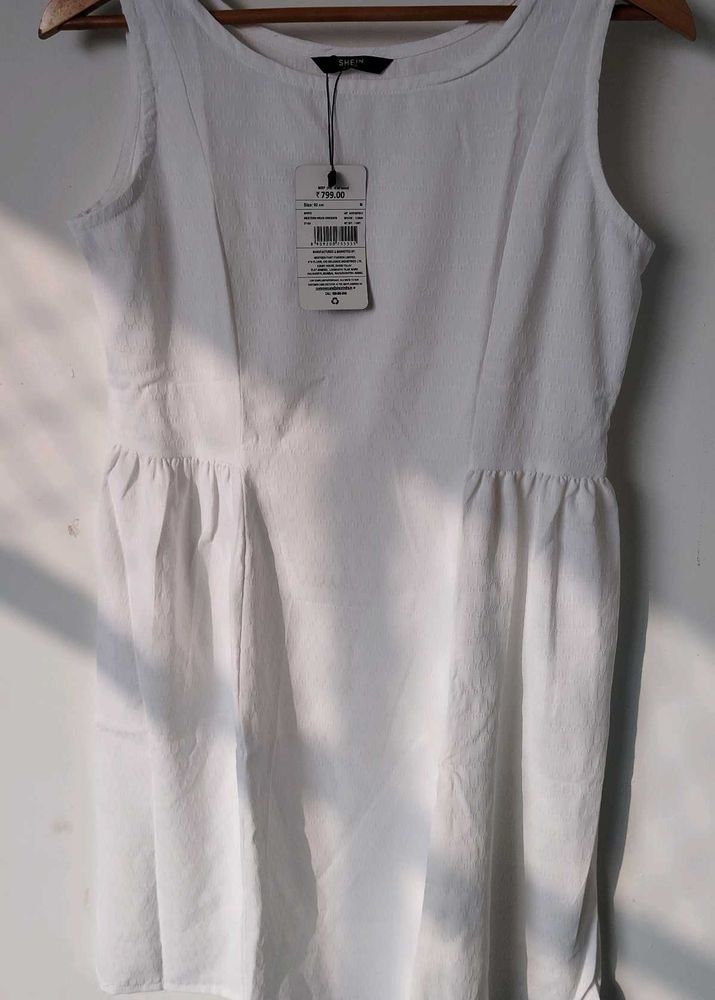 White Sleeveless Casual Dress