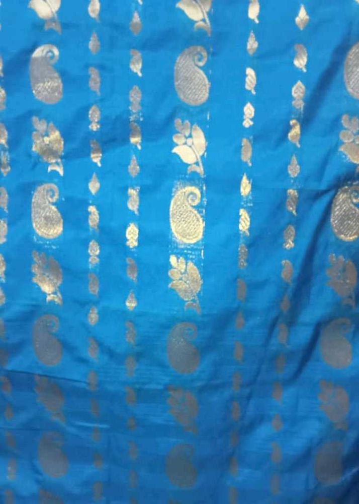 Super Saree With Shell And flower Design Of Golden