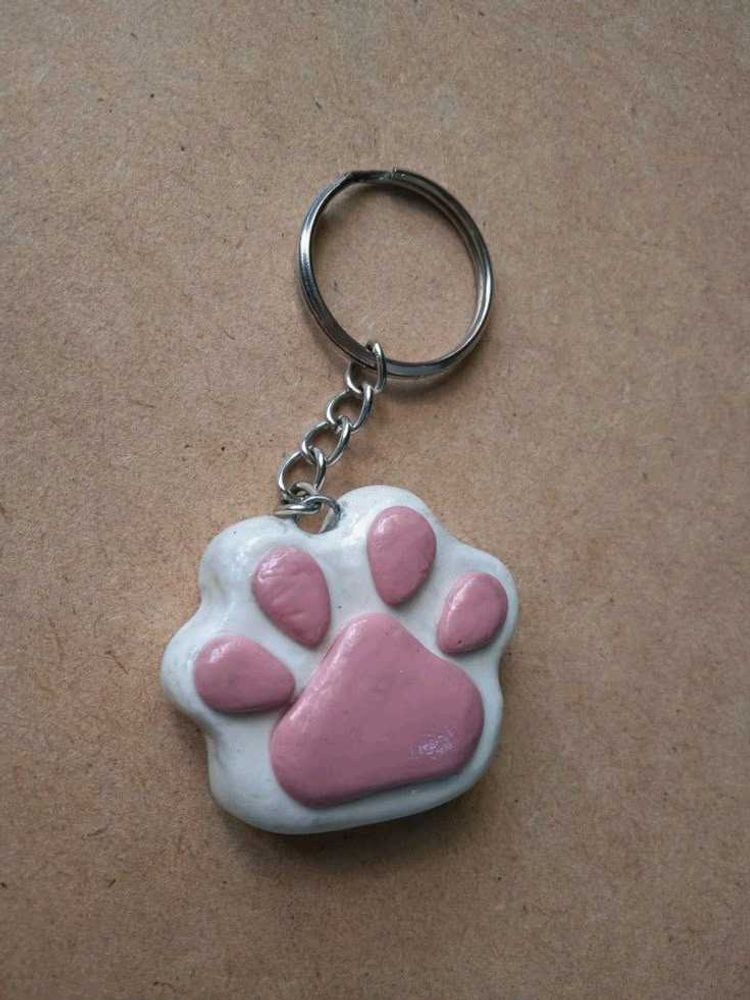 Pretty paw keychain
