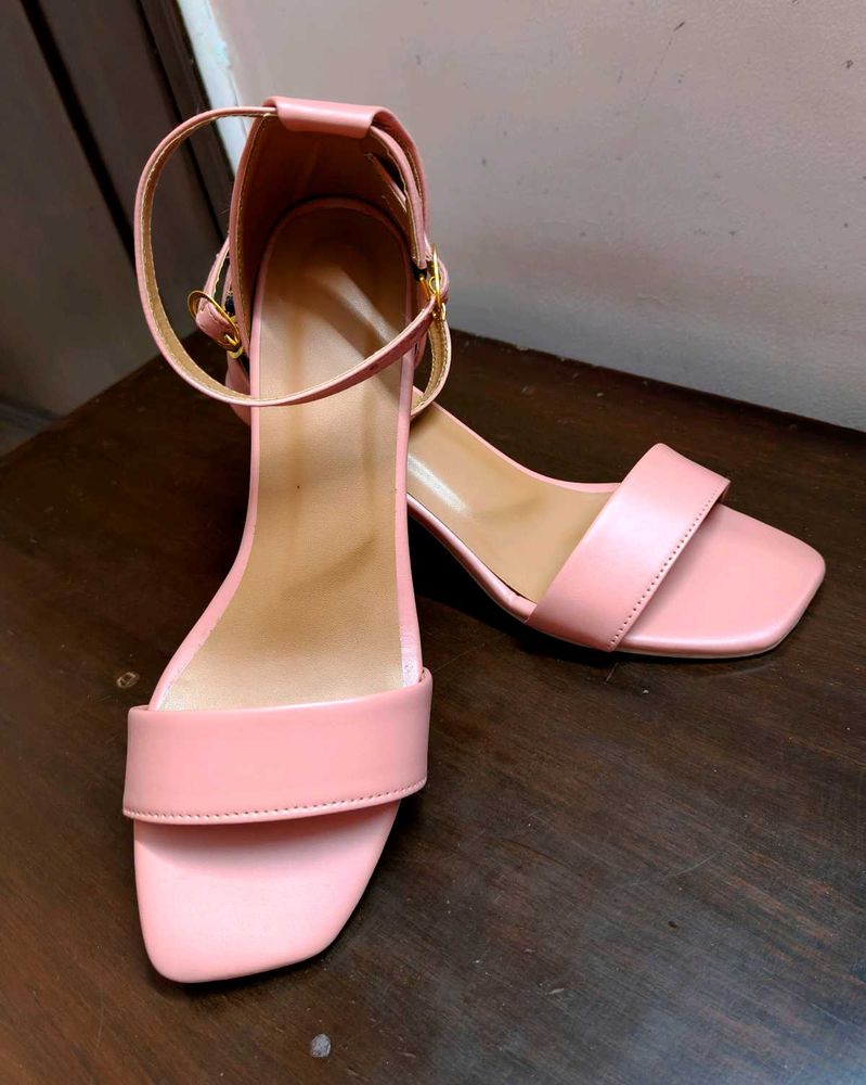 Women Pink Block Heel Strappy Buckle Sandali