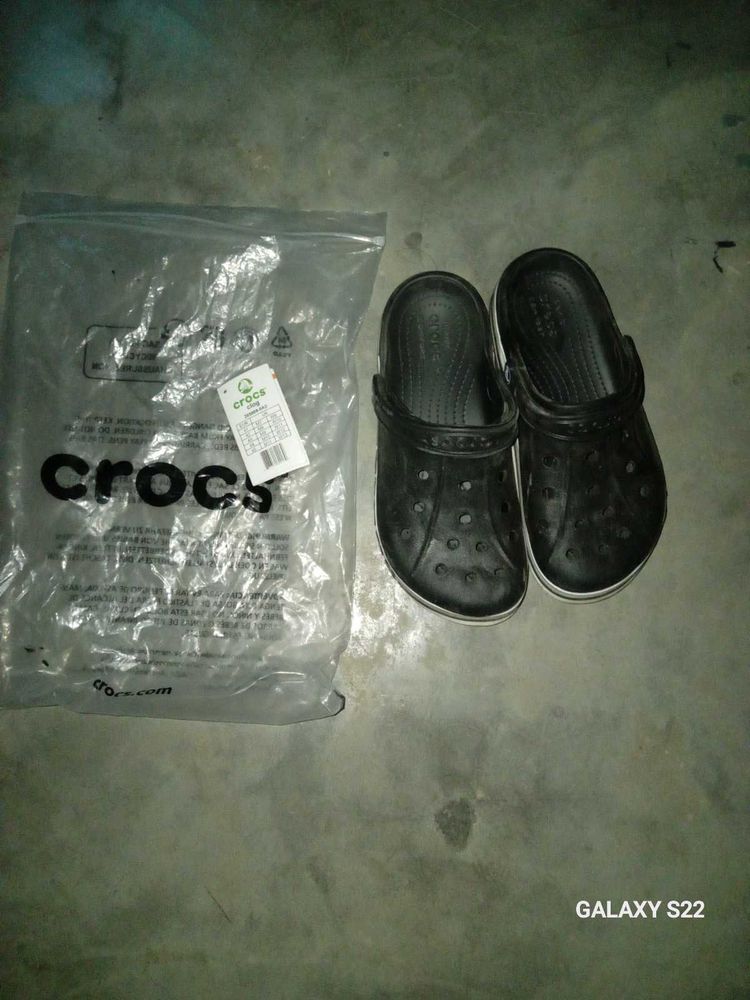 New CROCS WITH Tag