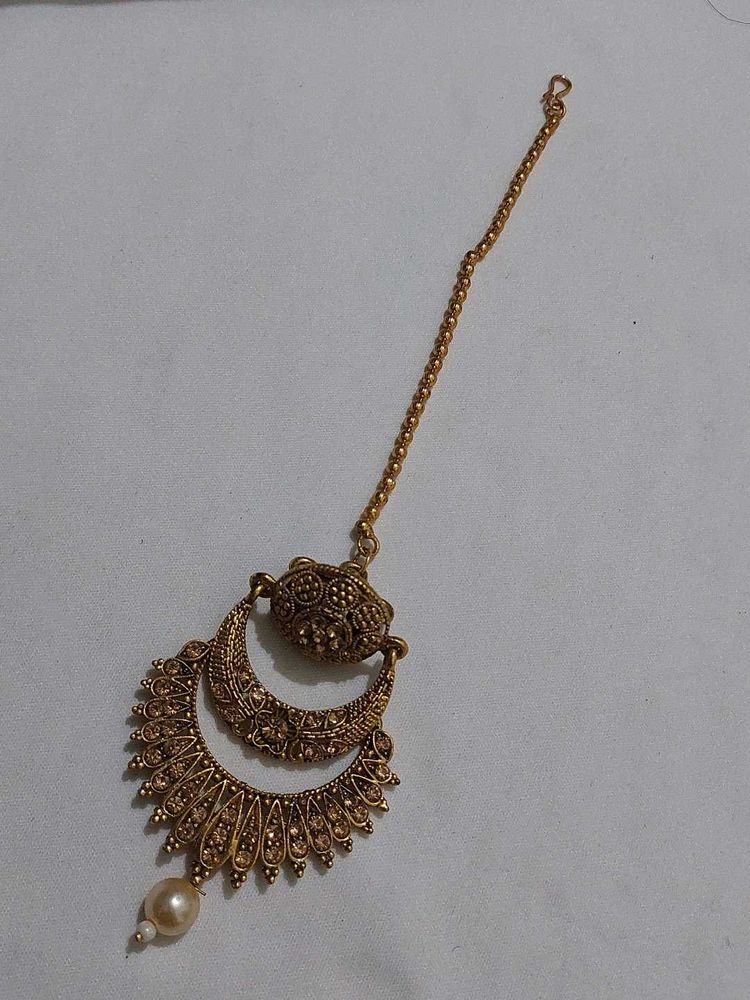 Golden Maang Tikka