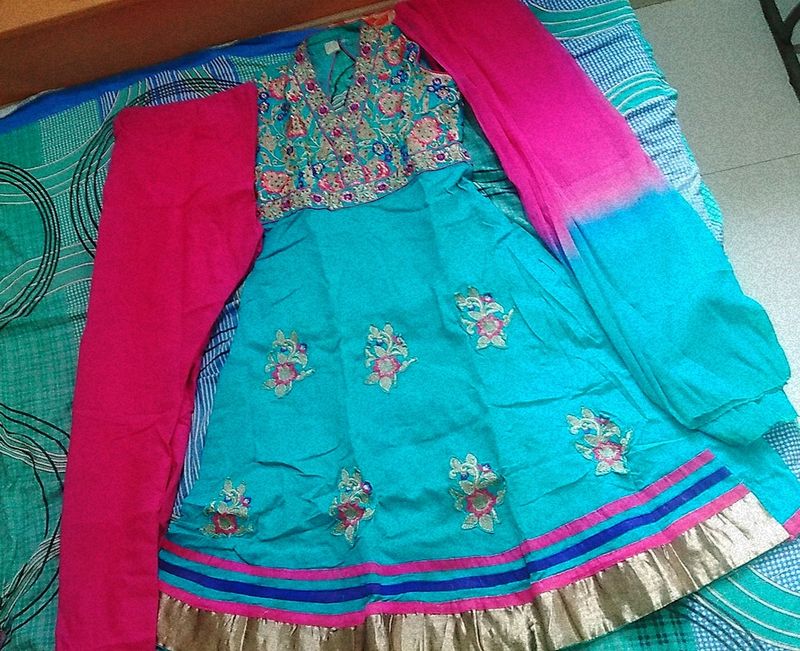 Beautiful Women Anarkali Suit💫