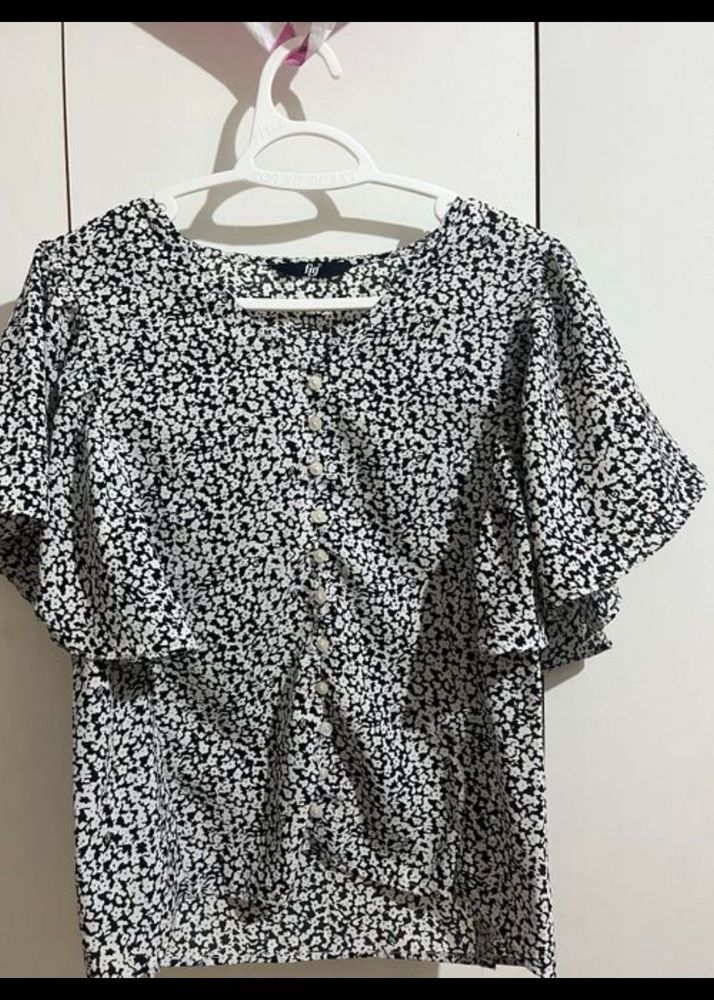 Floral Print Flutter Sleeve Top