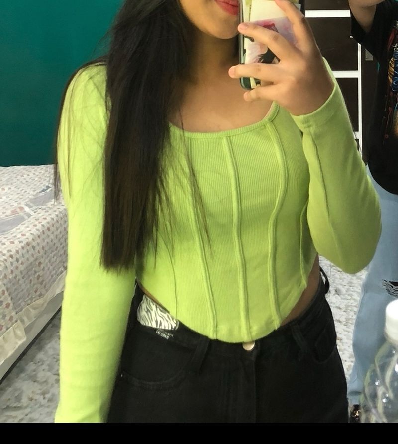 Women crop top