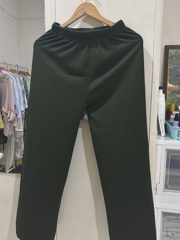 Flowey, Straight pant.