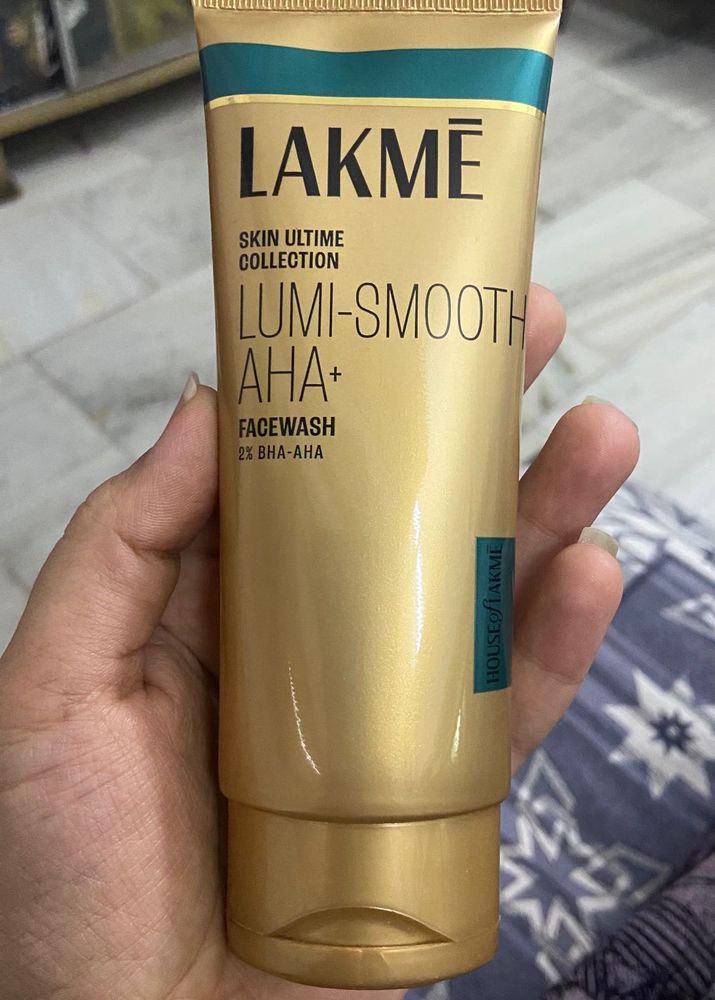 ✨ Lakme Lumi-Smooth Facewash! ✨