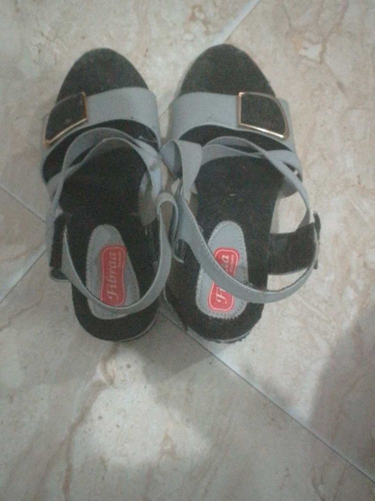 Sandal