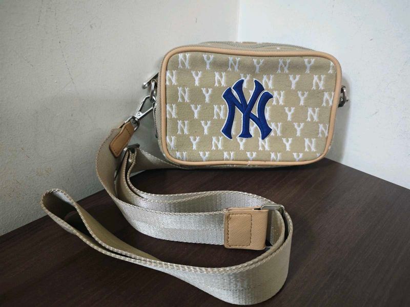 Lux Brand Authentic MLB SLING BAG