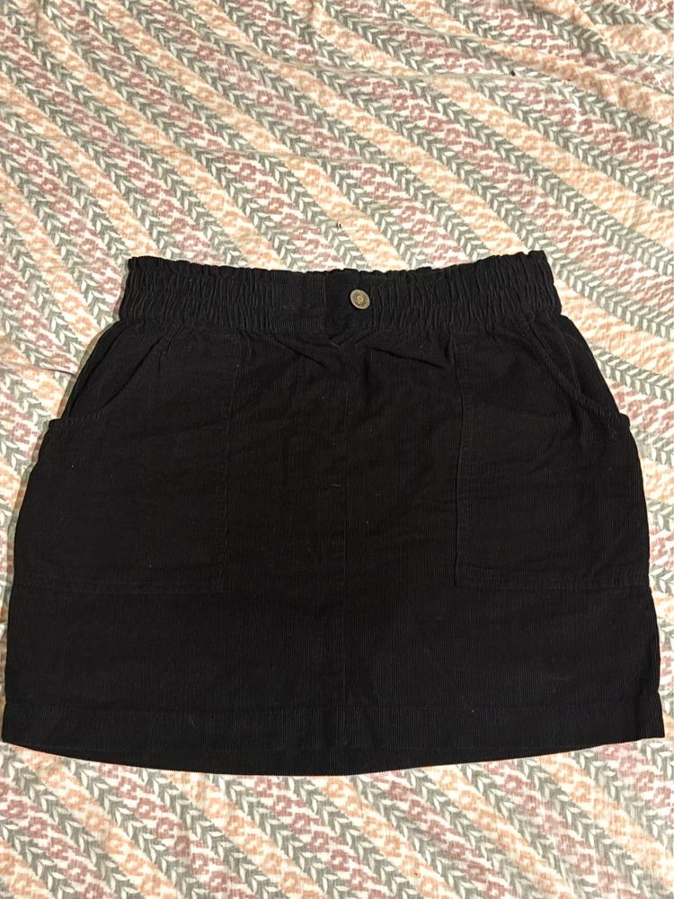 Black Mini Skirt with Elastic Waist 🖤