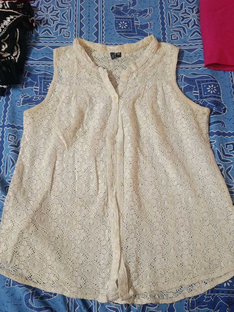 Lace Sleeveless Top