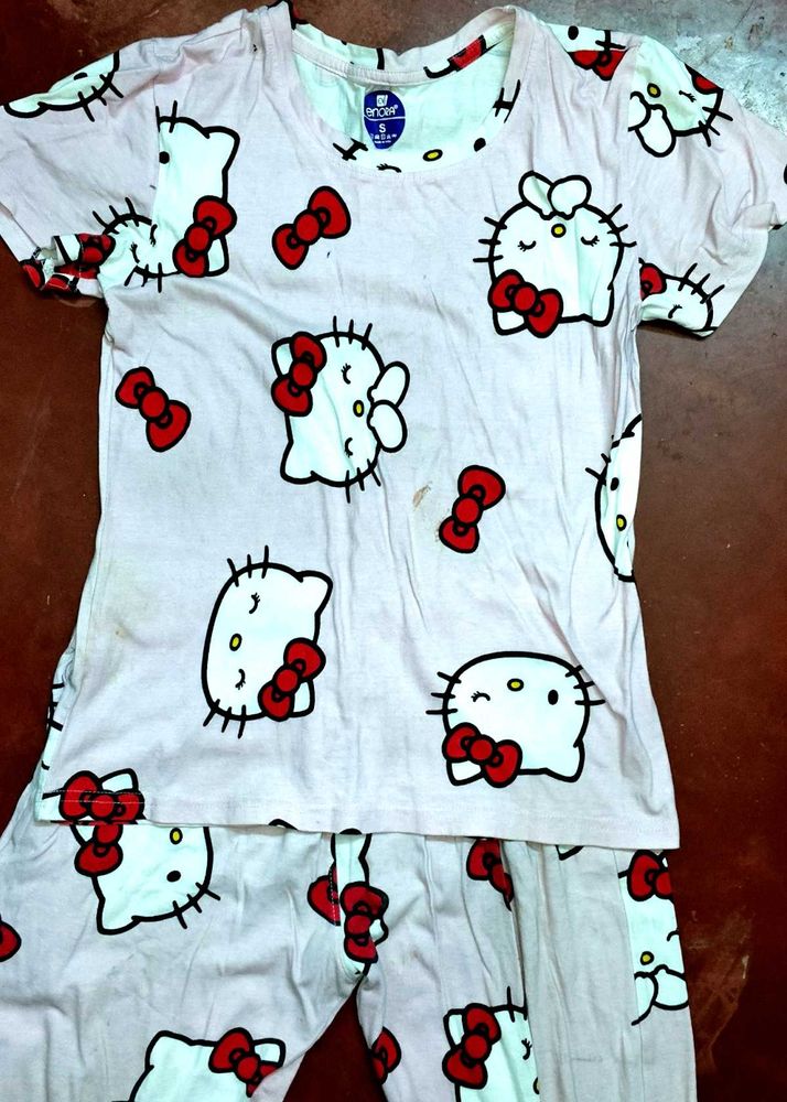 Cute Hello Kitty Pajama Set